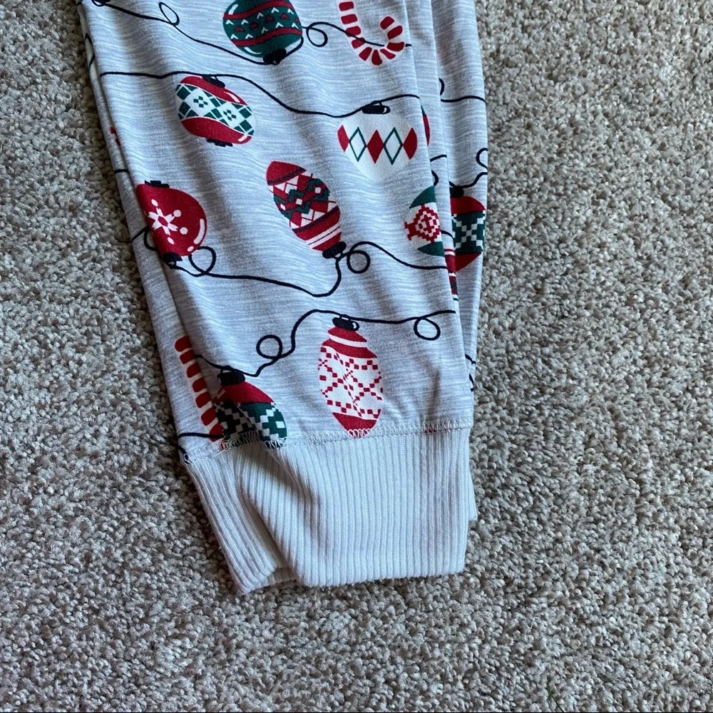 Kids Christmas Holiday 2 piece pajama set, size XL soft and stretchy Derek Heart